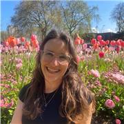 Language teacher with experience teaching EAL students